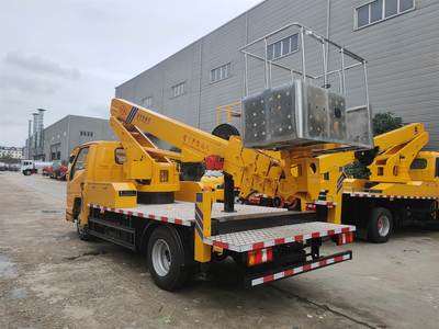 登高車、25慶鈴高空作業車、國六直臂高空作業車與清洗吸污車 現代城市作業的多功能利器