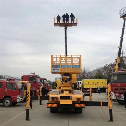 湖南18米伸縮臂慶鈴高空作業車與清洗吸污車 專業裝備助力城市建設